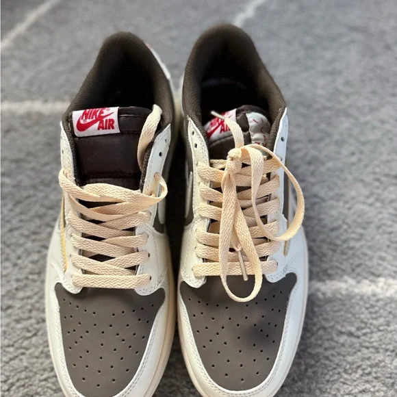 LIKE NEW JORSAN 1 TRAVIS SCOTT MOCHA SIZE 9.5 AMAZING CONDITION